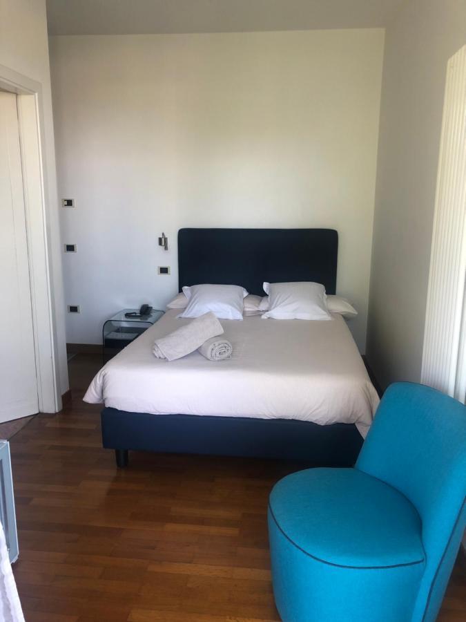 Le Petit Du Lac Sirmione Room photo
