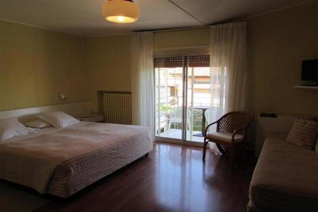 Le Petit Du Lac Sirmione Exterior photo
